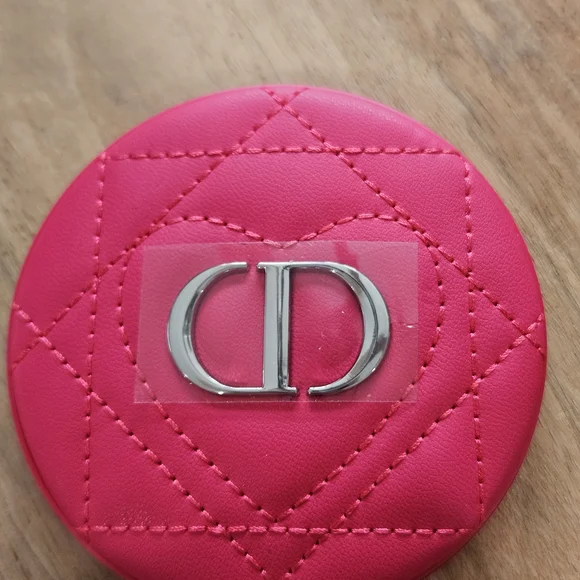 Christian Dior Pink Quilted Compact Case - Picture 7 of 7